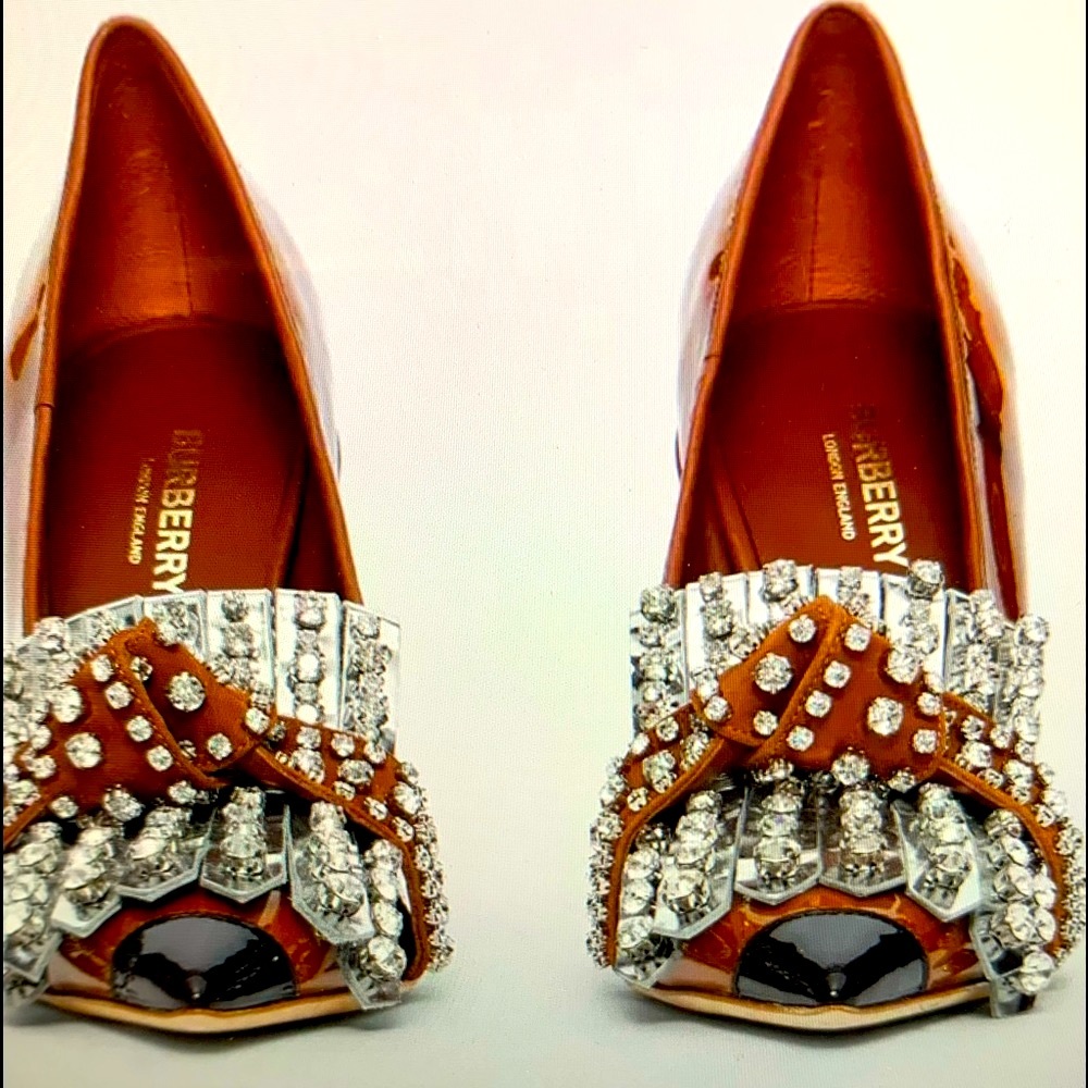 Burberry Runway Pump